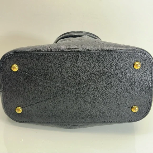 Louis Vuitton Black Shoulder Bag - Picture 7 of 13